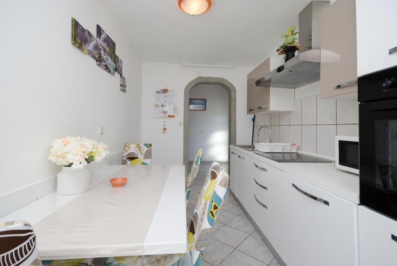Apartments Albina Lopar Kültér fotó
